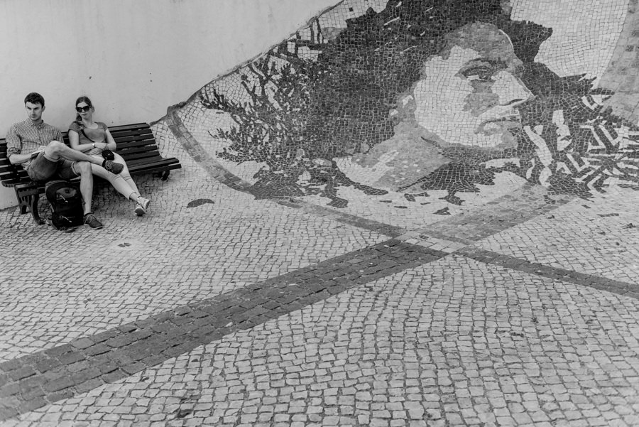 kostka brukowa lawka para ludzie