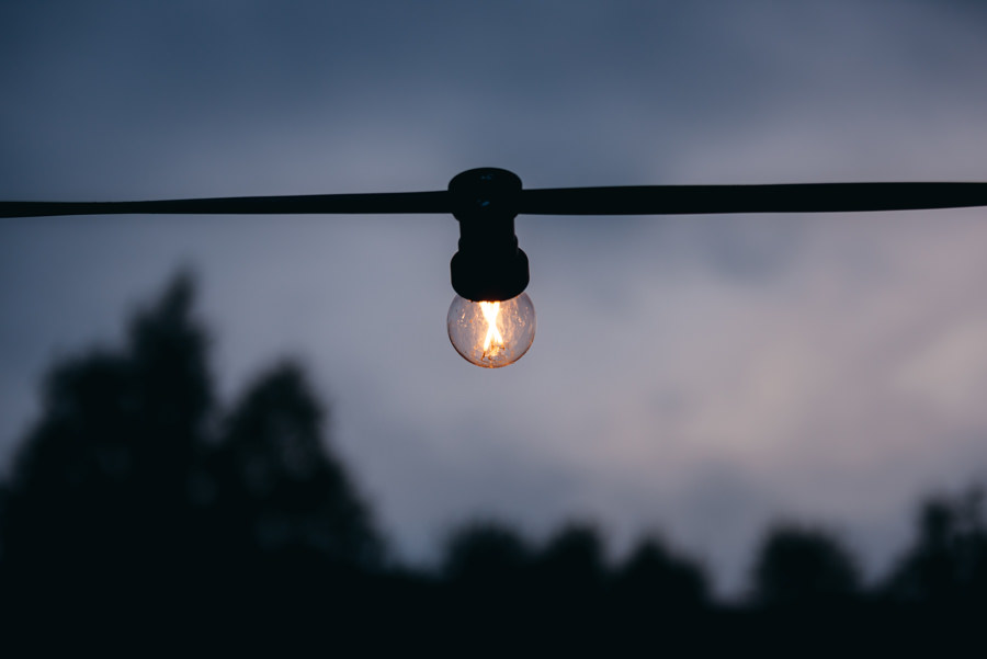 stodoła wszystkich świętych wesele, żaróweczka, dekoracja