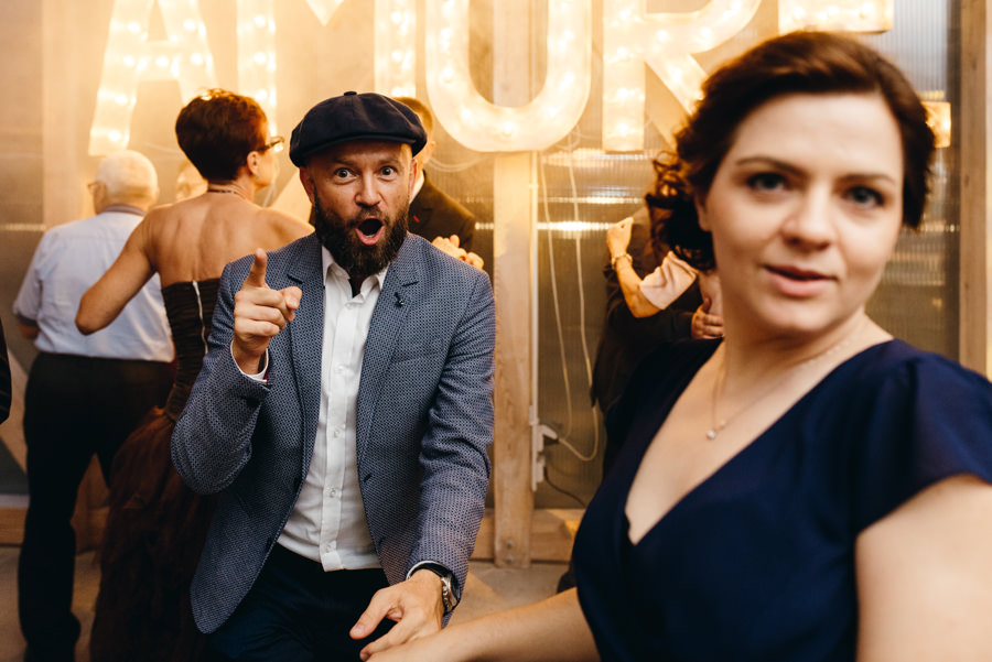 stodoła wszystkich świętych wesele, impreza, tańce na parkiecie