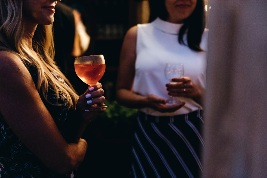 drink na weselu, aperol, strefa chillout, stodoła wszystkich świętych wesele, impreza, slow wedding, pogaduchy