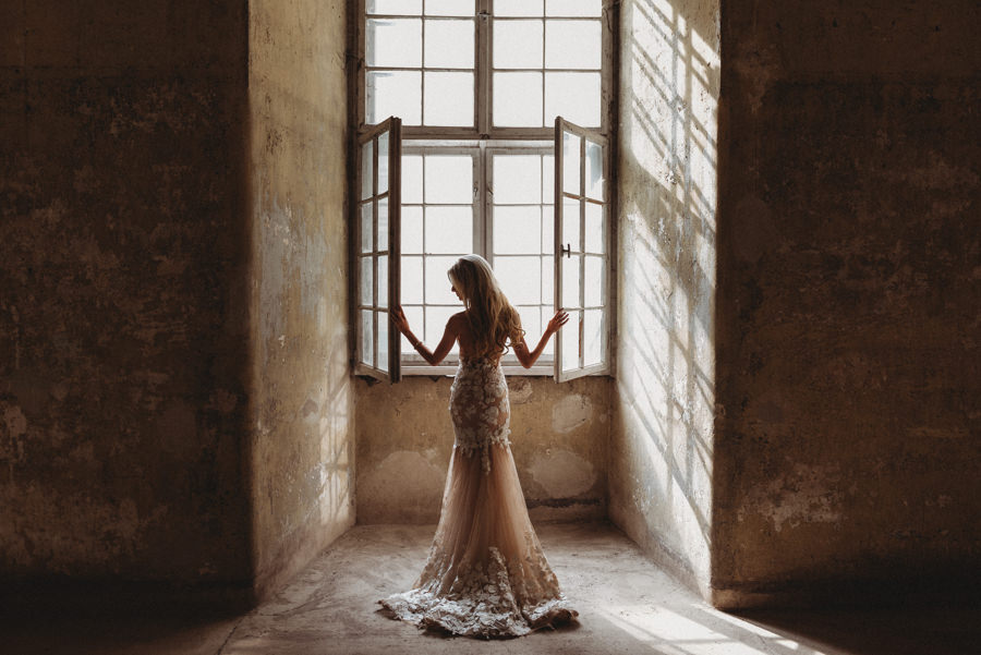 opactwo cystersów, sesja ślubna, sesja plenerowa, plener ślubny, lmfoto