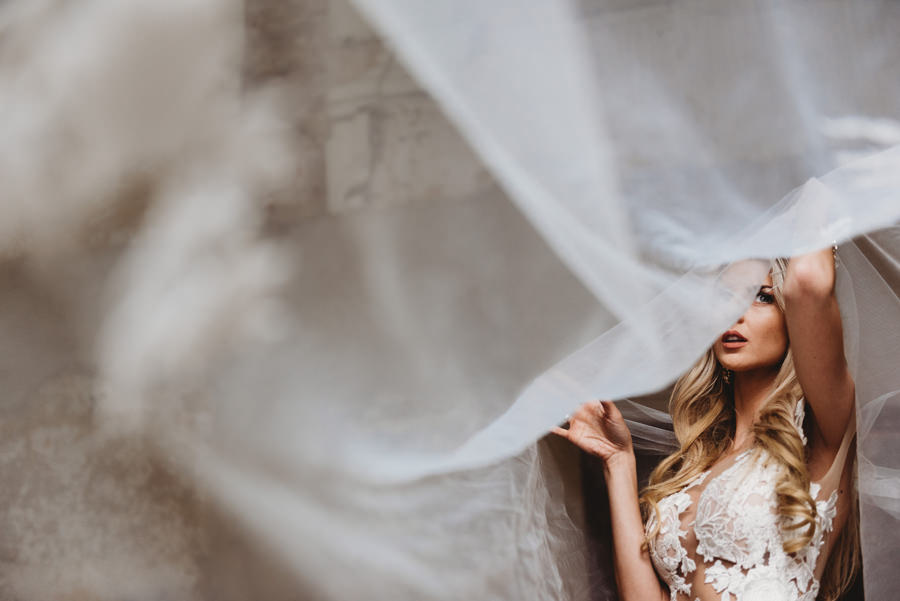 opactwo cystersów, sesja ślubna, sesja plenerowa, plener ślubny, lmfoto