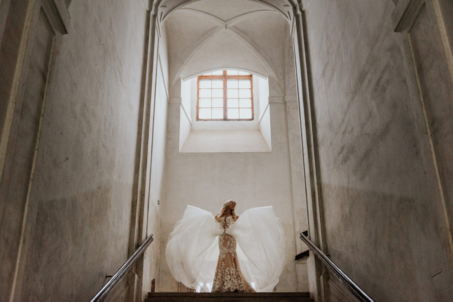 opactwo cystersów, sesja ślubna, sesja plenerowa, plener ślubny, lmfoto