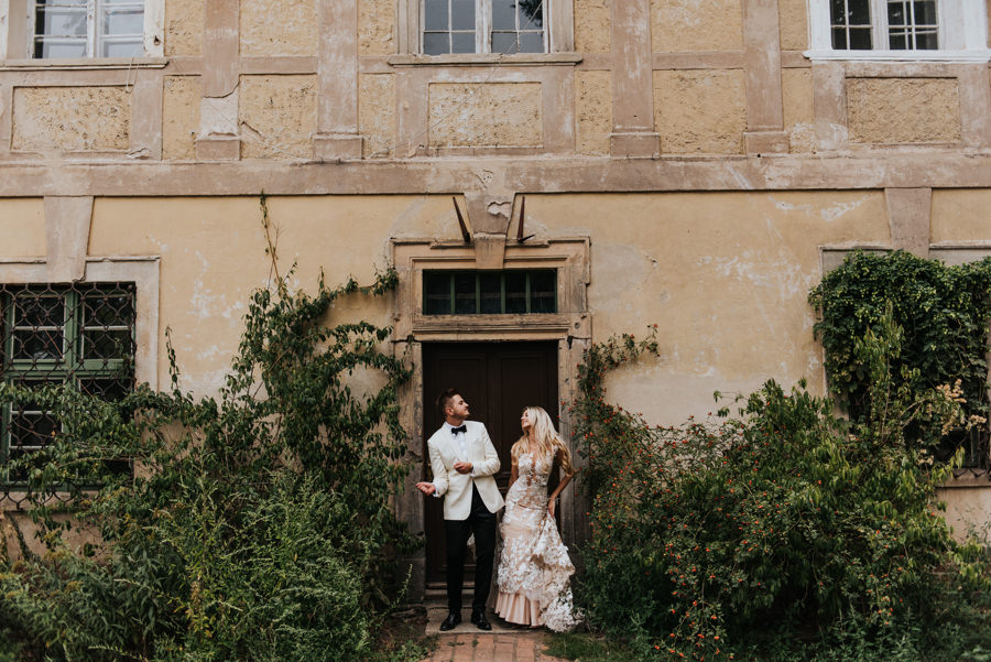 opactwo cystersów, sesja ślubna, sesja plenerowa, plener ślubny, lmfoto