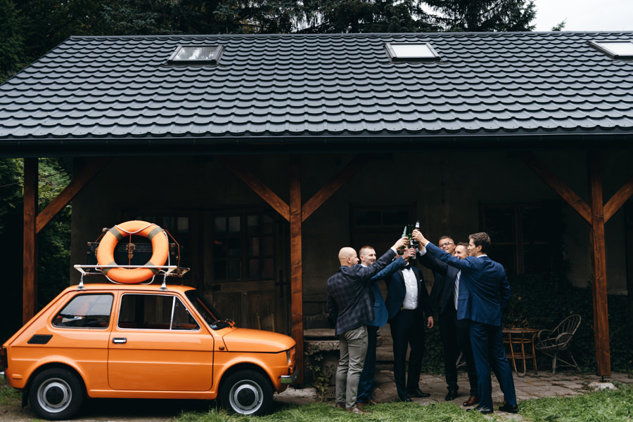 ekipa pana młodego, oldschoolowy maluch, toast