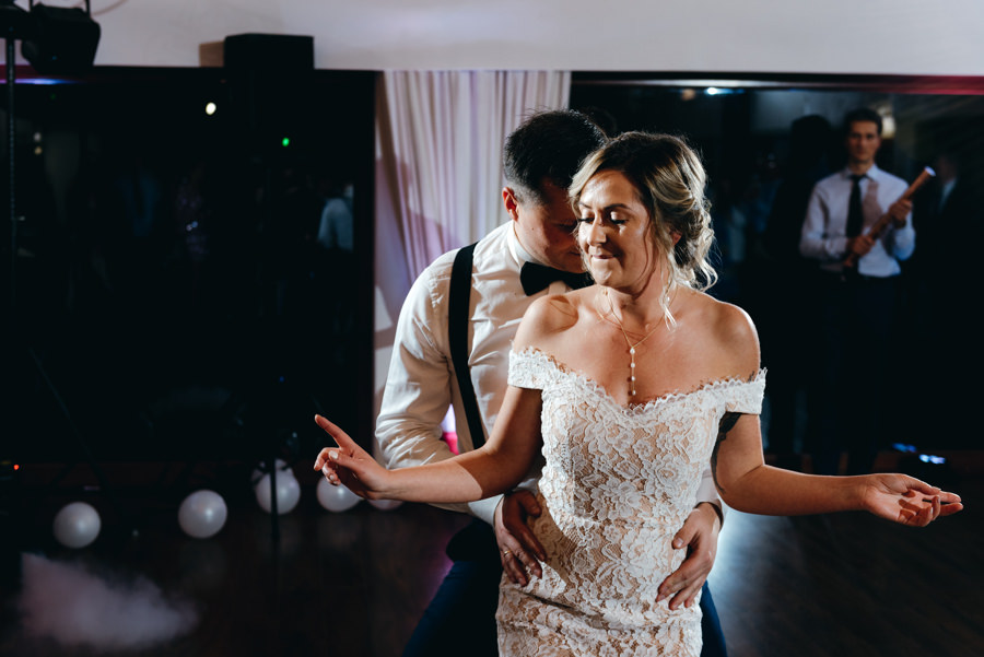 pierwszy taniec pary młodej, dwór kociołek wesele, salsa jako pierwszy taniec,