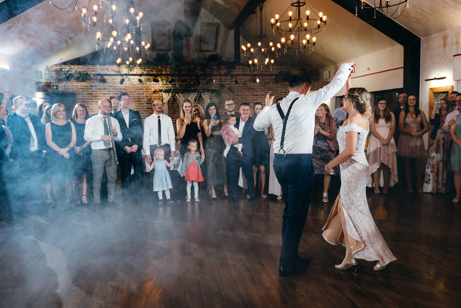 pierwszy taniec pary młodej, dwór kociołek wesele, salsa jako pierwszy taniec,