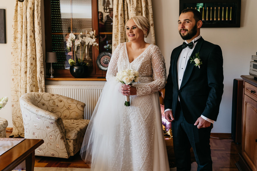 folwark zalesie, sesja ślubna, reportaż ślubny, sukienka, panna młoda, pan młody, wesele z pięknym widokiem