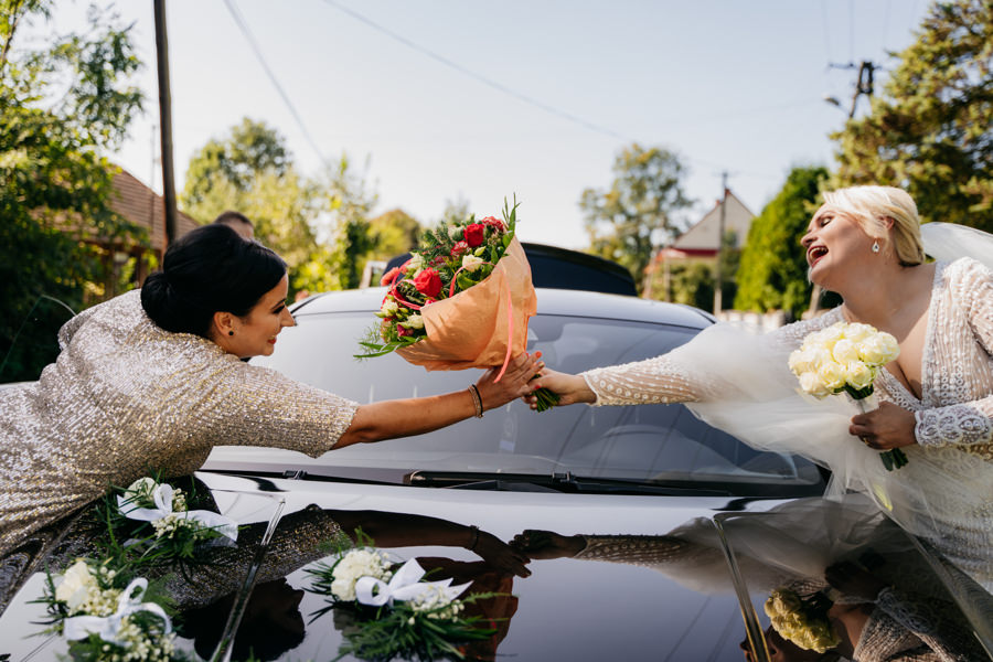folwark zalesie, sesja ślubna, reportaż ślubny, sukienka, panna młoda, pan młody, wesele z pięknym widokiem