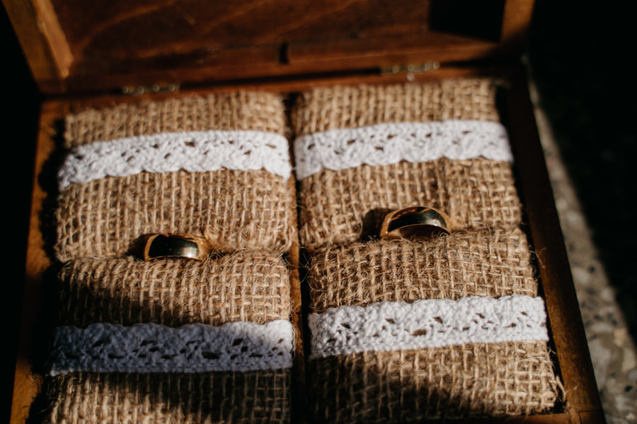 folwark zalesie, sesja ślubna, reportaż ślubny, sukienka, panna młoda, pan młody, wesele z pięknym widokiem