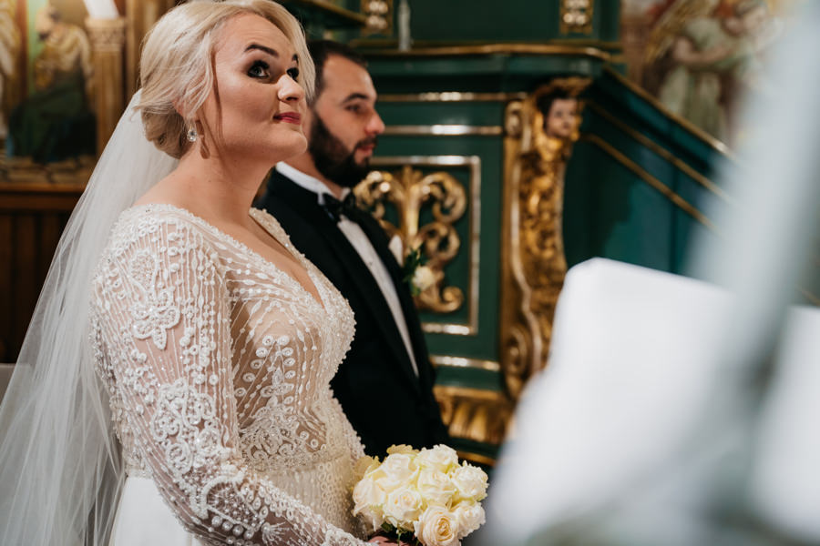 folwark zalesie, sesja ślubna, reportaż ślubny, sukienka, panna młoda, pan młody, wesele z pięknym widokiem