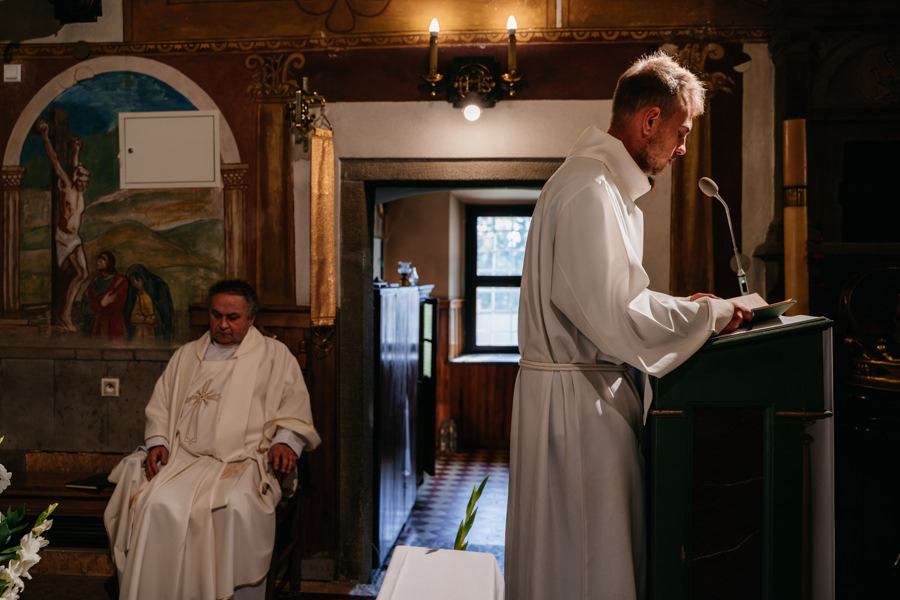 folwark zalesie, sesja ślubna, reportaż ślubny, sukienka, panna młoda, pan młody, wesele z pięknym widokiem