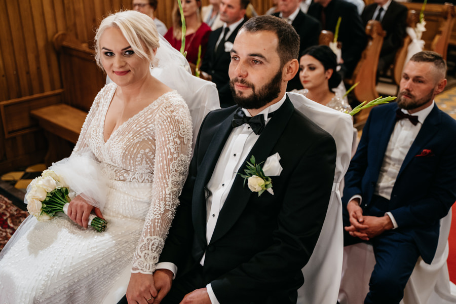 folwark zalesie, sesja ślubna, reportaż ślubny, sukienka, panna młoda, pan młody, wesele z pięknym widokiem