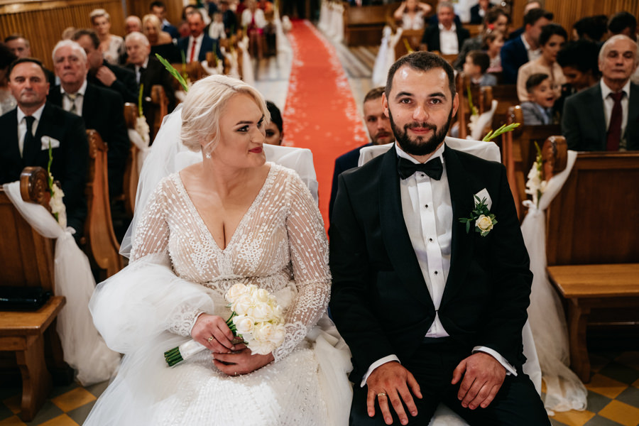 folwark zalesie, sesja ślubna, reportaż ślubny, sukienka, panna młoda, pan młody, wesele z pięknym widokiem