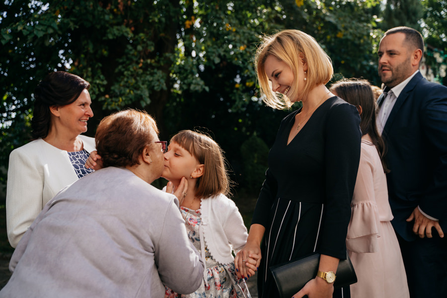 folwark zalesie, sesja ślubna, reportaż ślubny, sukienka, panna młoda, pan młody, wesele z pięknym widokiem