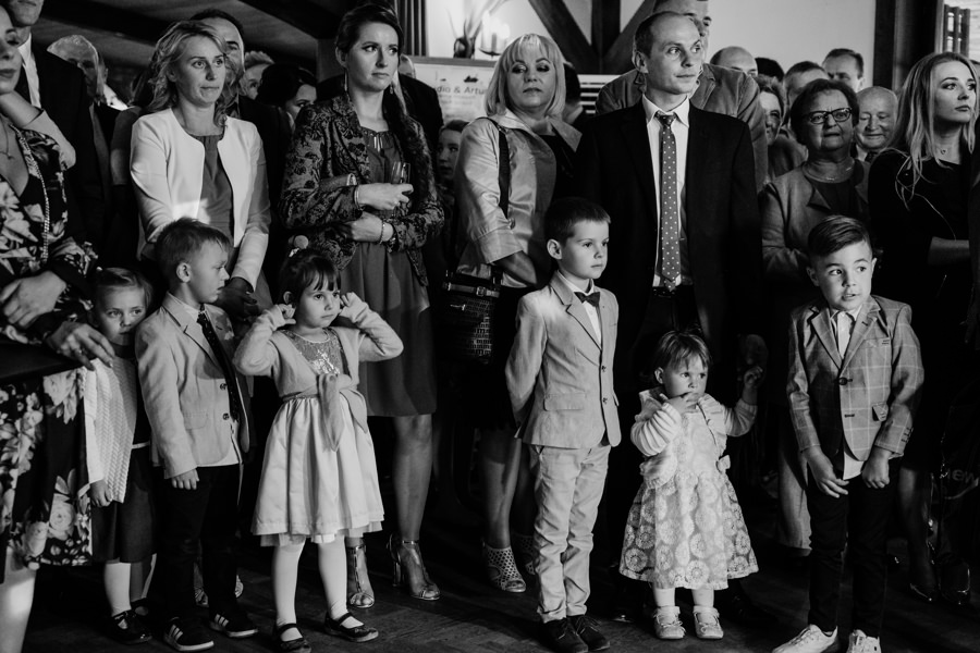 folwark zalesie, sesja ślubna, reportaż ślubny, sukienka, panna młoda, pan młody, wesele z pięknym widokiem