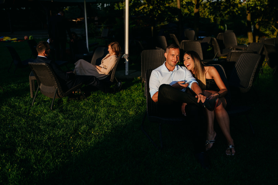 folwark zalesie, sesja ślubna, reportaż ślubny, sukienka, panna młoda, pan młody, wesele z pięknym widokiem