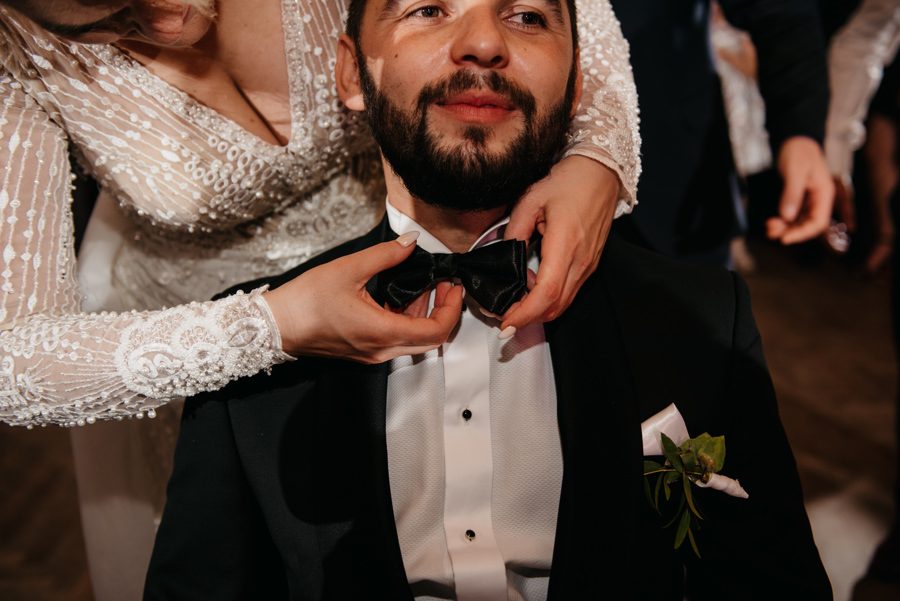 folwark zalesie, sesja ślubna, reportaż ślubny, sukienka, panna młoda, pan młody, wesele z pięknym widokiem