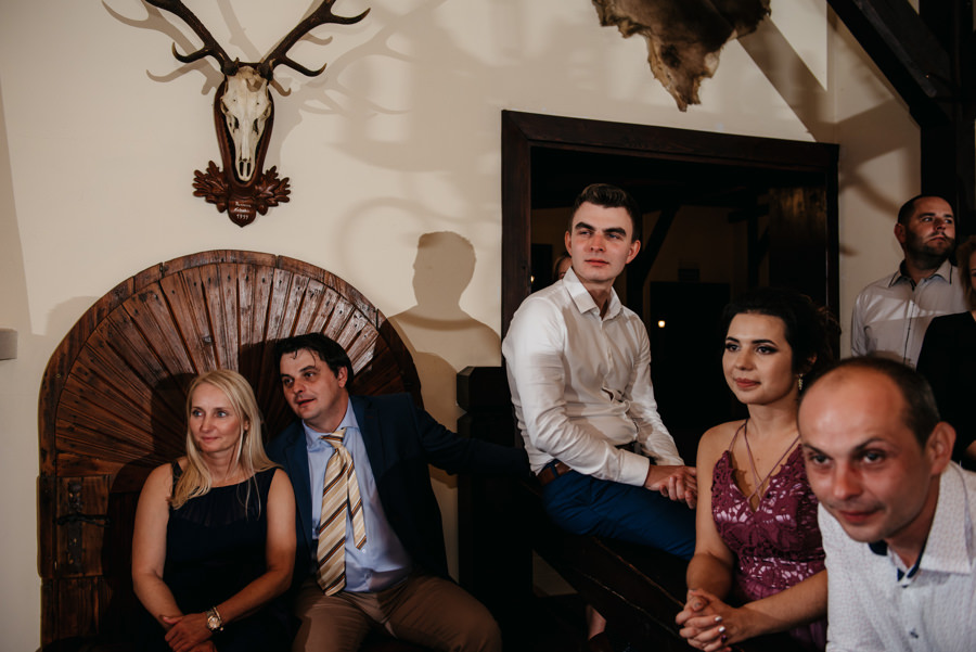 folwark zalesie, sesja ślubna, reportaż ślubny, sukienka, panna młoda, pan młody, wesele z pięknym widokiem