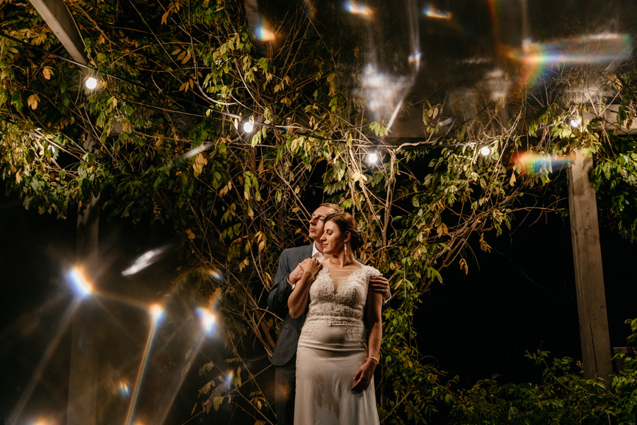 oaza leńcze, wesele w plenerze, rustylkalny ślub, zdjęcie grupowe na ślubie