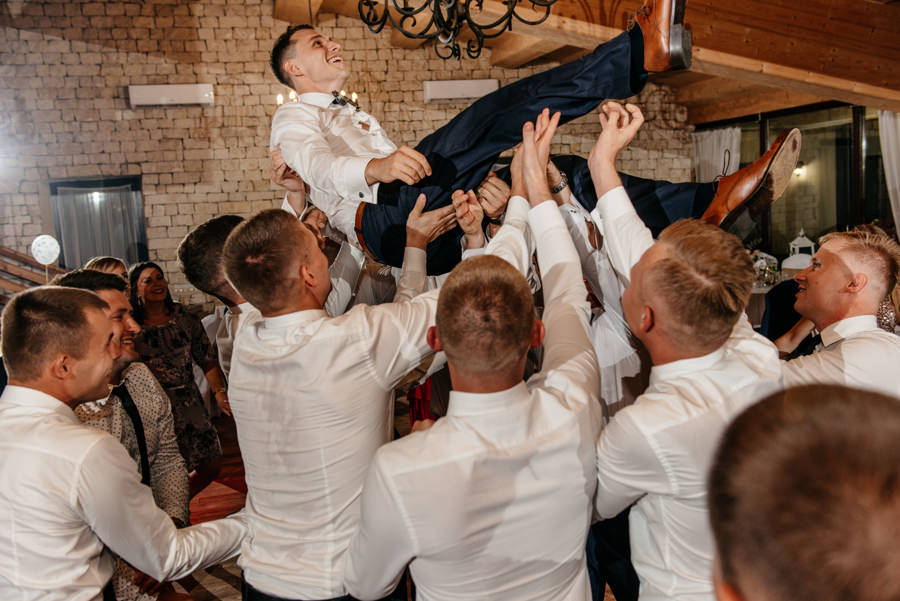 ojcowski dworek, ślub pod krakowem, sesja w ojcowie, klimatyczne miejsce na przyjęcie