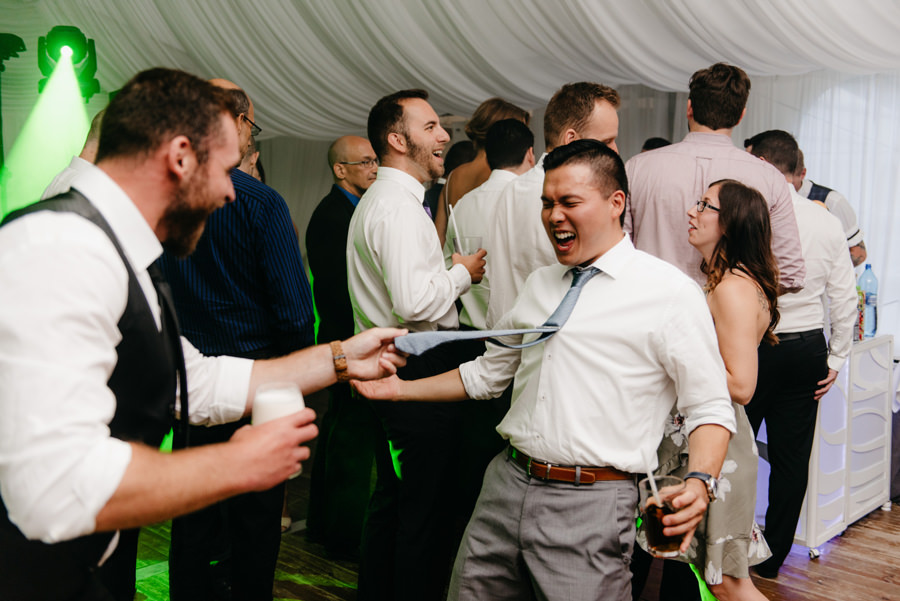 wesele w namiocie, impreza z DJ, wesele międzynarodowe, dwór sieraków