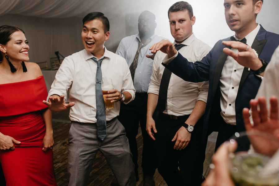 wesele w namiocie, impreza z DJ, wesele międzynarodowe, dwór sieraków