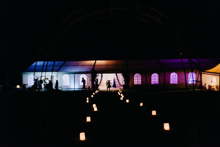 wesele w namiocie, impreza z DJ, wesele międzynarodowe, dwór sieraków