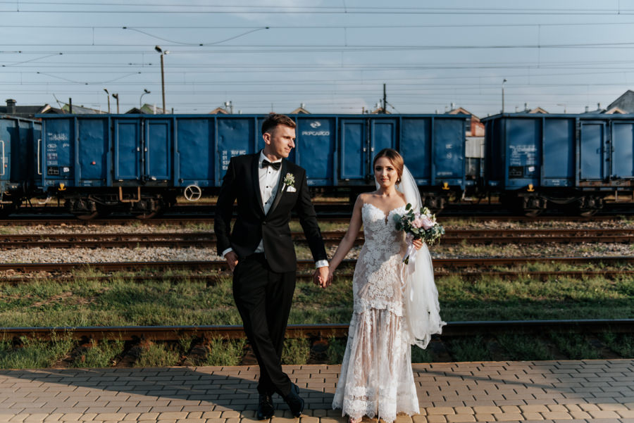 sesja na dworcu kolejowm, w oczekiwaniu na pociąg do Rytra, w drodze do Willa Poprad