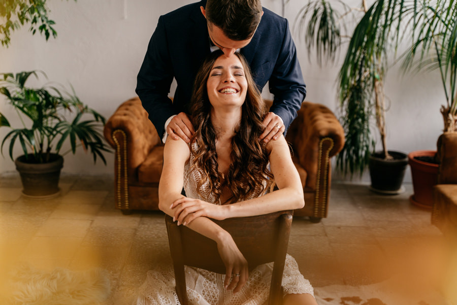 pocałunek. para młoda sesja