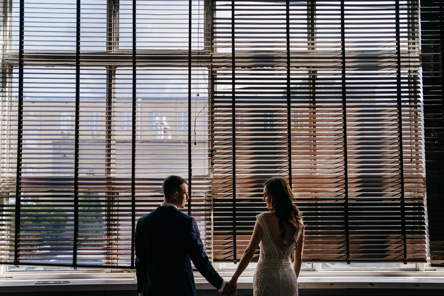 piękna sesja, para młoda, para młoda za ręce