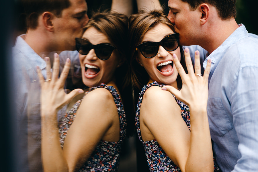 sesja narzeczeńska w Warszawie, fotograf na ślub Warszawa, sesja zaręczonowa, pierścionek zaręczynowy, zaskoczenie