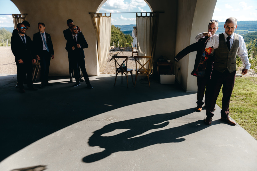 ślub w Villa Love, przygotowania pana młodego, 