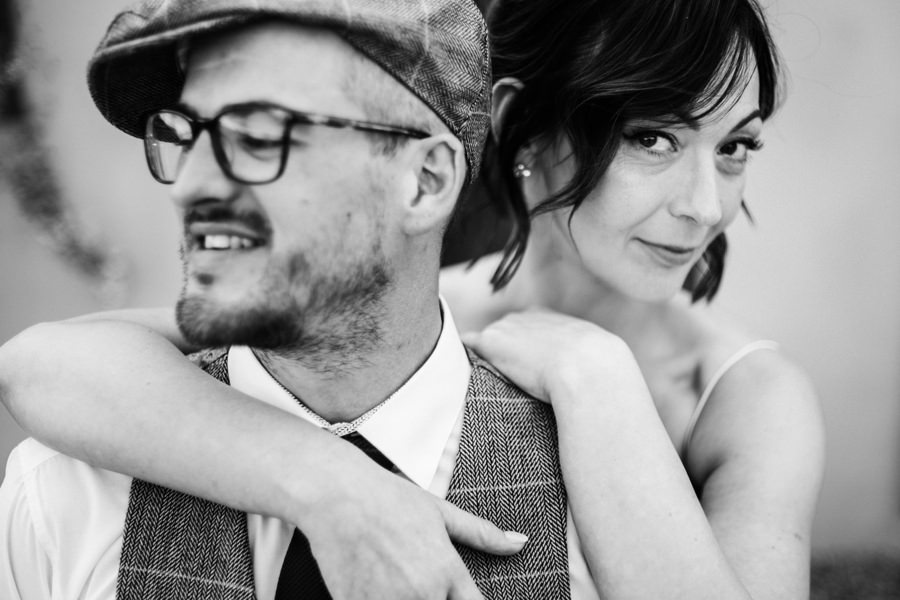 ślub w Villa Love, wesele w toskańskim klimacie,, portret pary młodej, sesja zdjęciowa w dniu ślubu