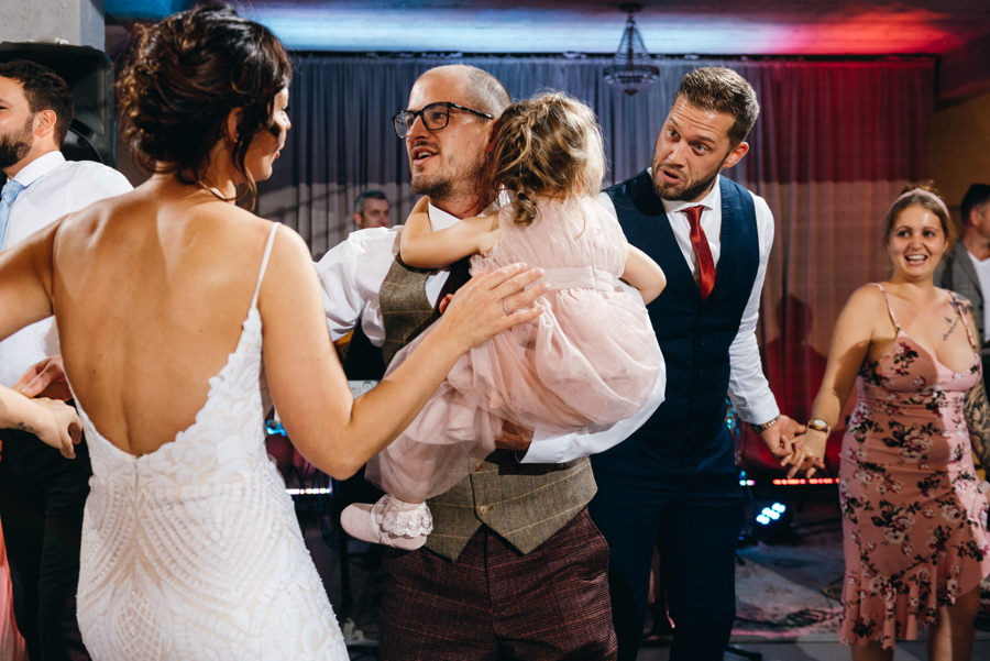 ślub w Villa Love, fotoreportaż ślubny, fotograf ślubny Kraków, impreza weselna