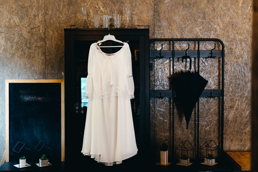 stara kruszarnia, ślub w plenerze, boho suknia ślubna