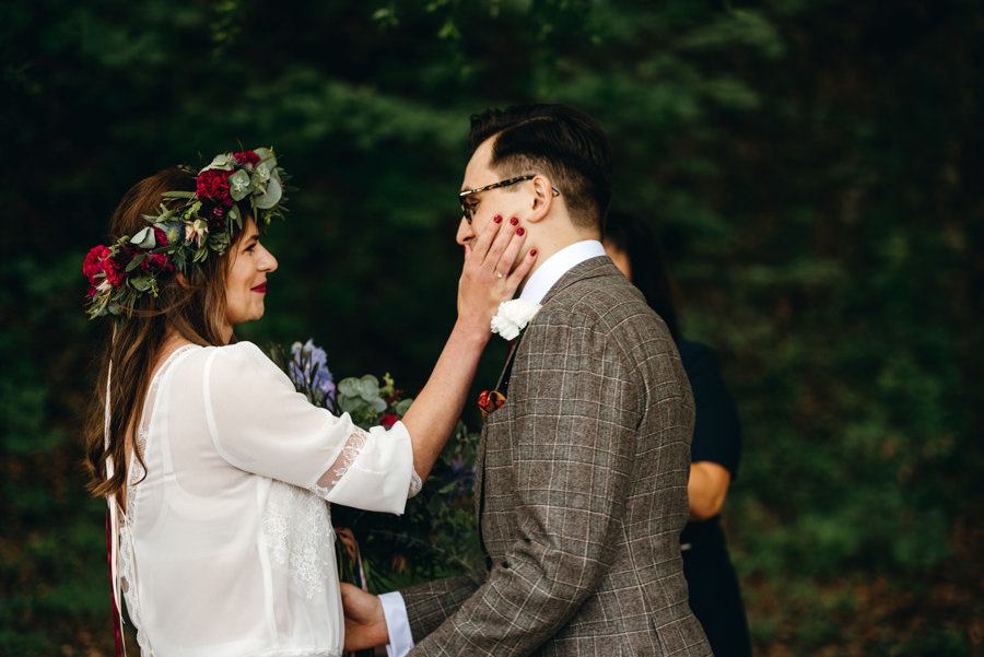 stara kruszarnia, ślub w plenerze, ceremonia cywilna, łzy wzruszenia, emocje