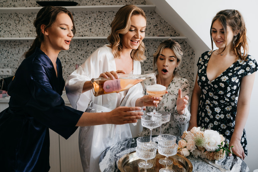 ogrod w brzoskiwni, slub w krakowie, krakow zdjecia, wesele plenerowe, para mloda