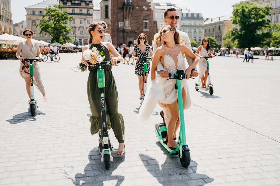 ogrod w brzoskiwni, slub w krakowie, krakow zdjecia, wesele plenerowe, para mloda