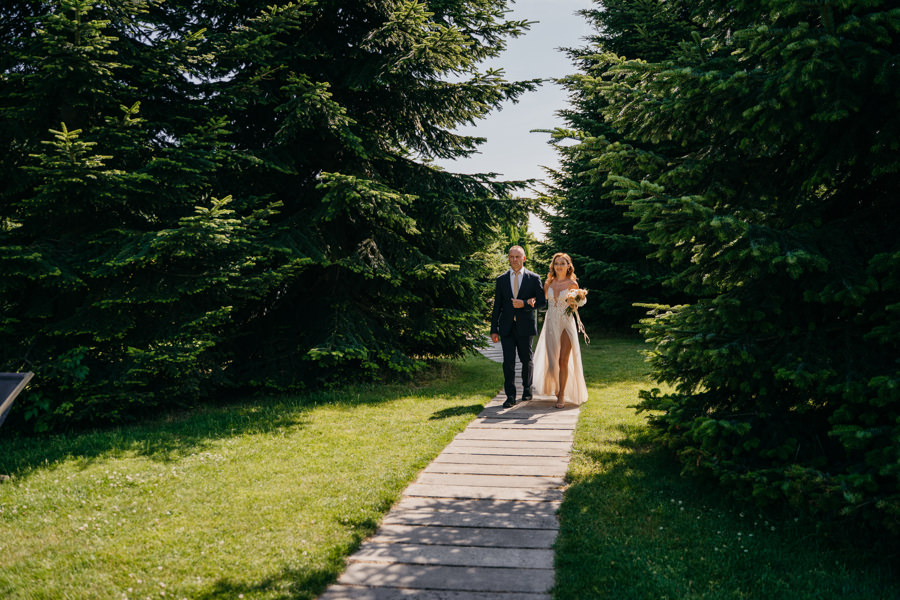 ogrod w brzoskiwni, slub w krakowie, krakow zdjecia, wesele plenerowe, para mloda