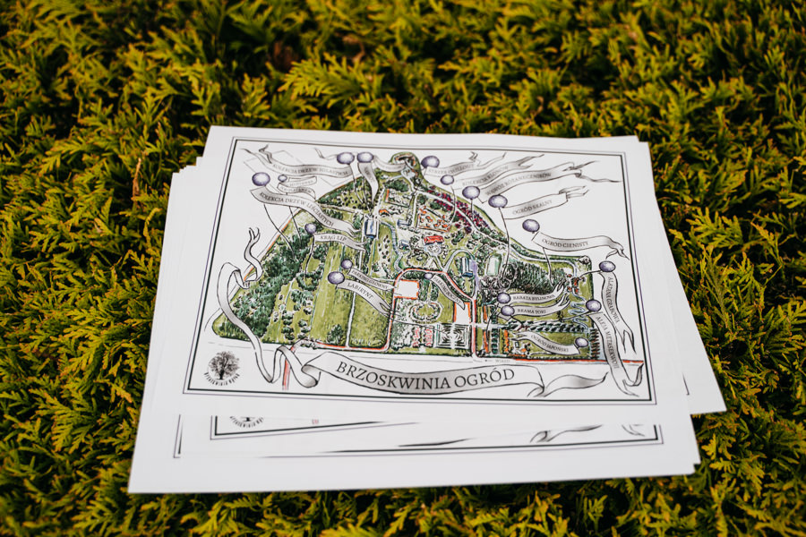 ogrod w brzoskiwni, slub w krakowie, krakow zdjecia, wesele plenerowe, para mloda