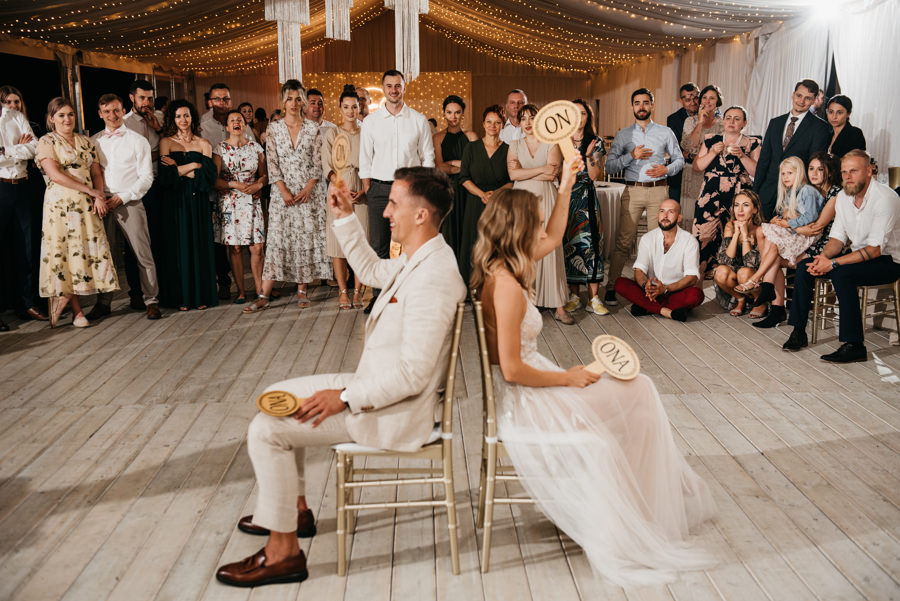 ogrod w brzoskiwni, slub w krakowie, krakow zdjecia, wesele plenerowe, para mloda