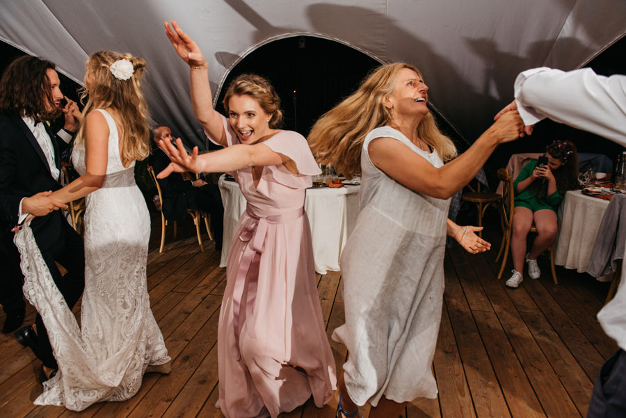 krakow ślub, ślub w marcyporebie, wesele pod krakowem, wesele w Marcyporebie, para mloda, slub po krakowsku