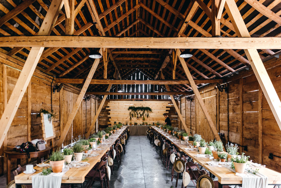 lipowe siedlisko stodola weselna, rustykalne wesele, wesele w stodole