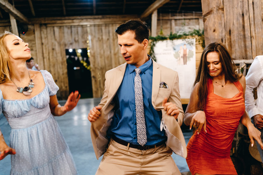 lipowe siedlisko stodola weselna, rustykalne wesele, szalona impreza weselna