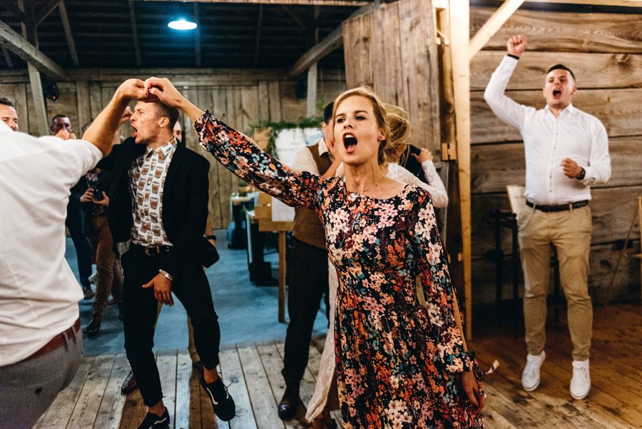 lipowe siedlisko stodola weselna, rustykalne wesele, szalona impreza weselna, reportaz slubny